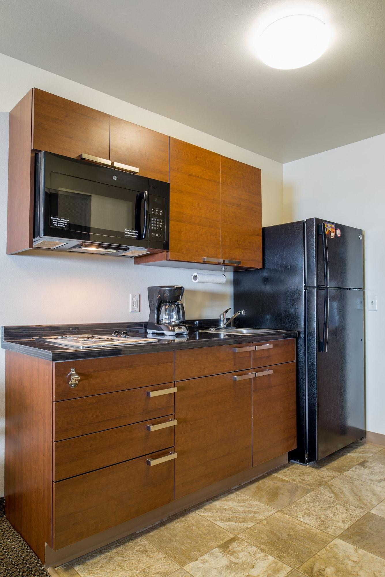 My Place Hotel-anchorage, Ak 2*